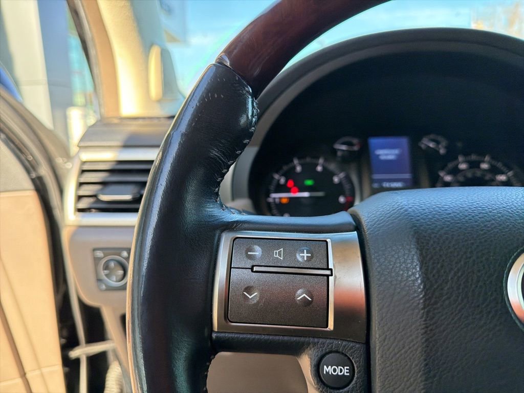 Used 2016 Lexus GX 460 w/ Premium Package image 41