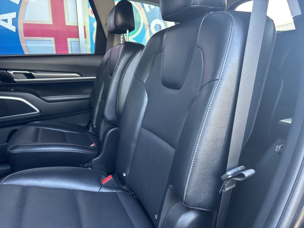 Used 2022 Kia Telluride S image 60