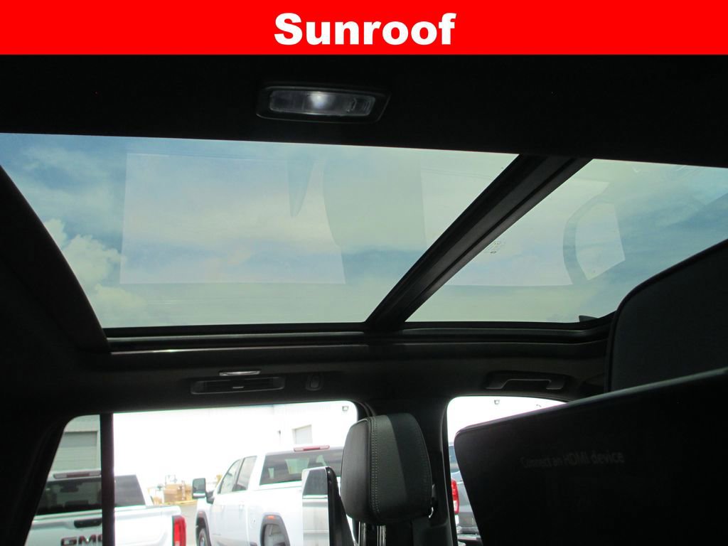 Used 2022 GMC Yukon Denali w/ Denali Ultimate Package AWD/4WD image 18