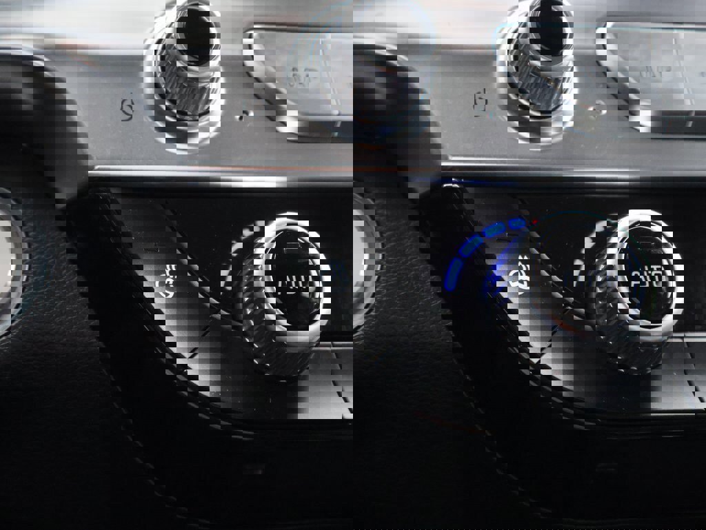 Used 2022 Kia Telluride SX w/ SX Prestige Package image 40