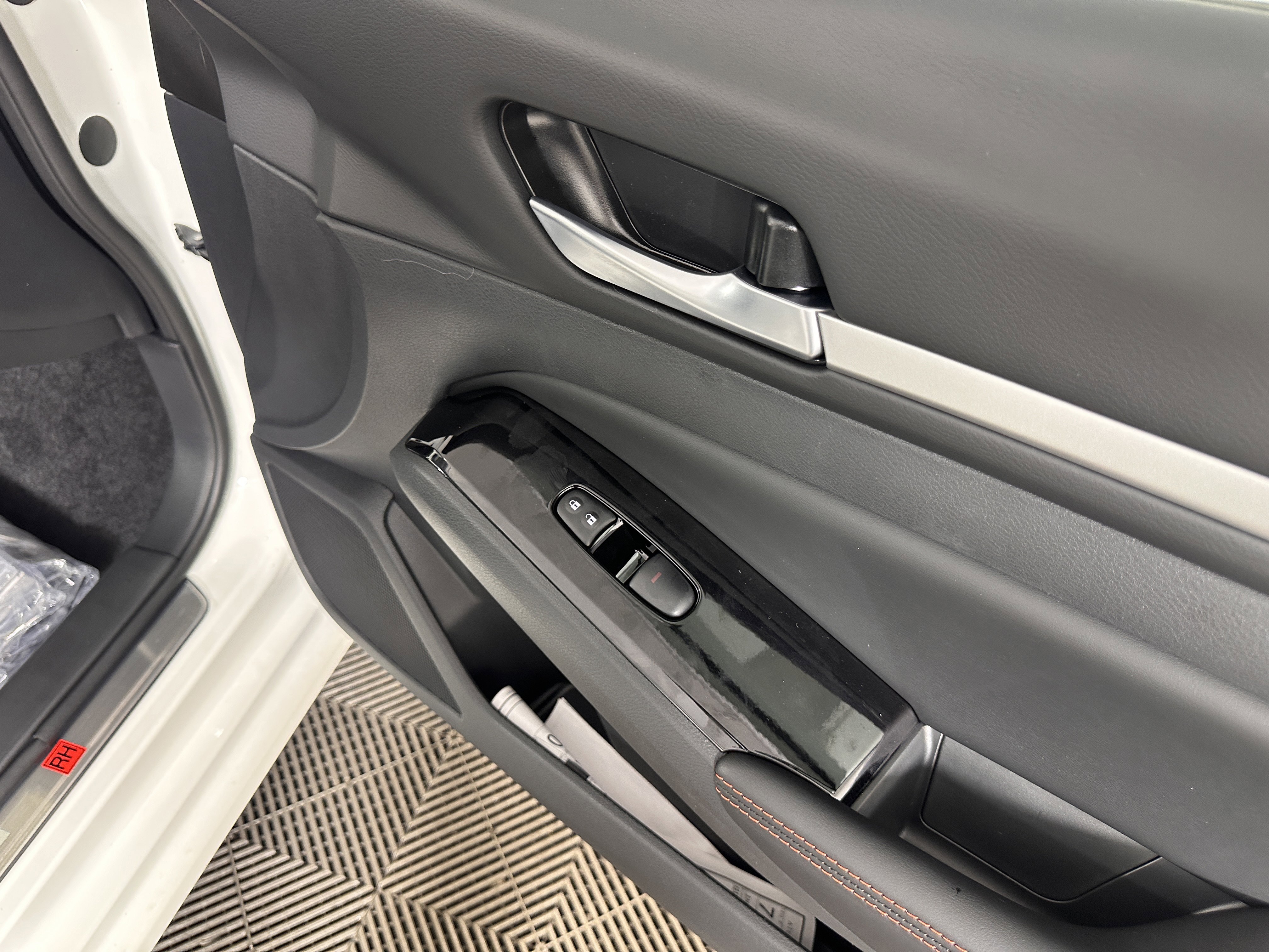 New 2025 Nissan Altima 2.5 SR image 39