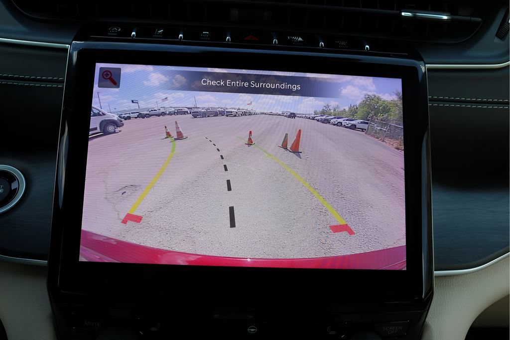 Used 2023 Jeep Grand Cherokee Limited RWD image 23