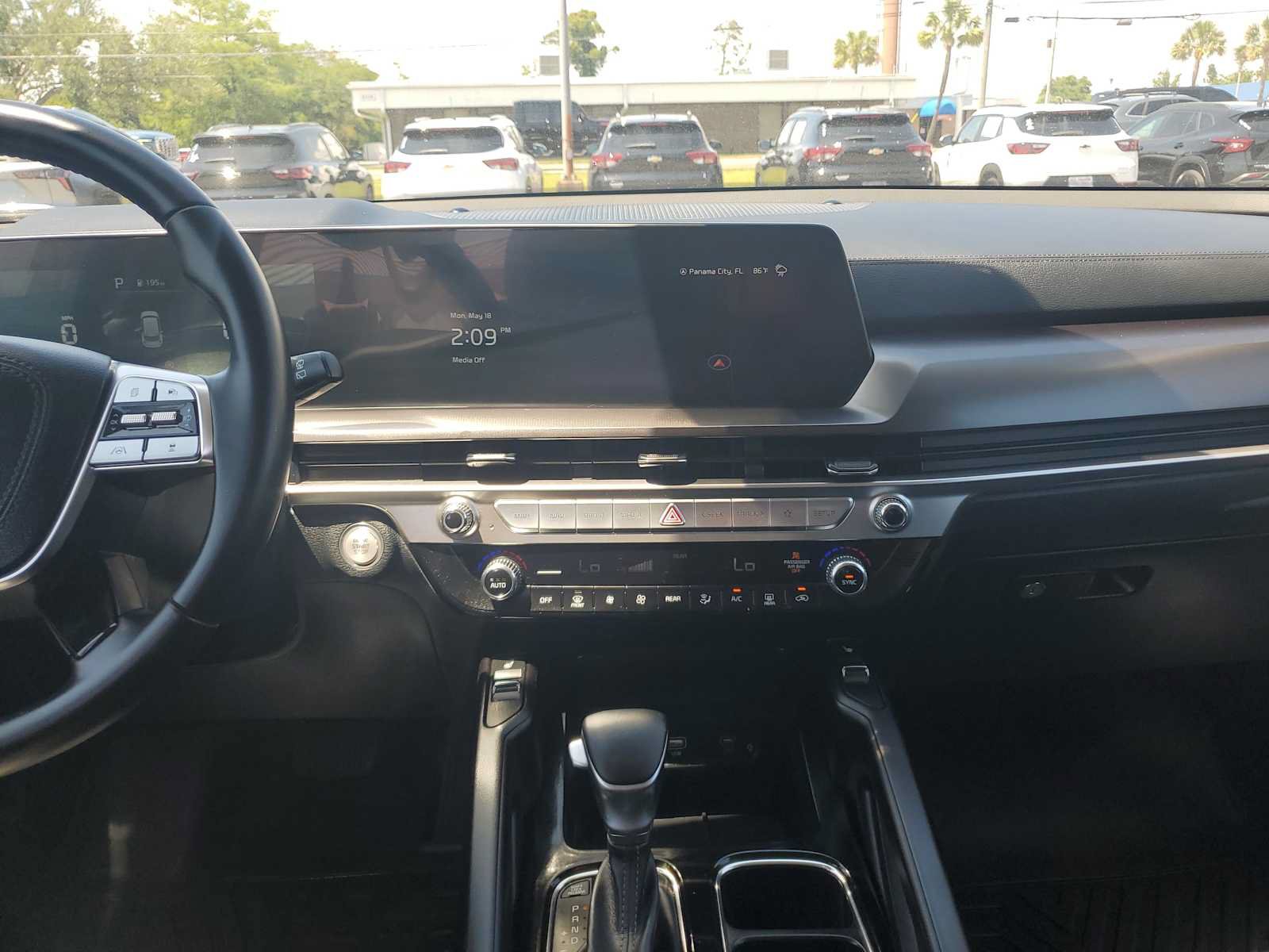 Used 2024 Kia Telluride S w/ S Sunroof Package FWD image 13