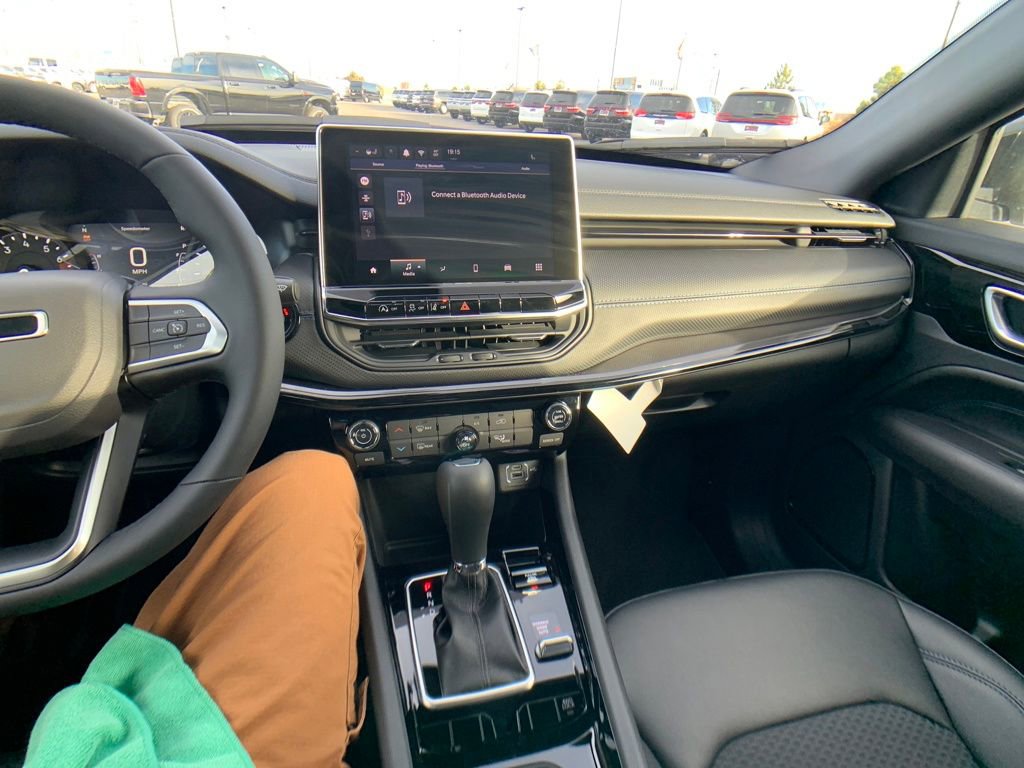 New 2026 Jeep Compass Latitude image 18