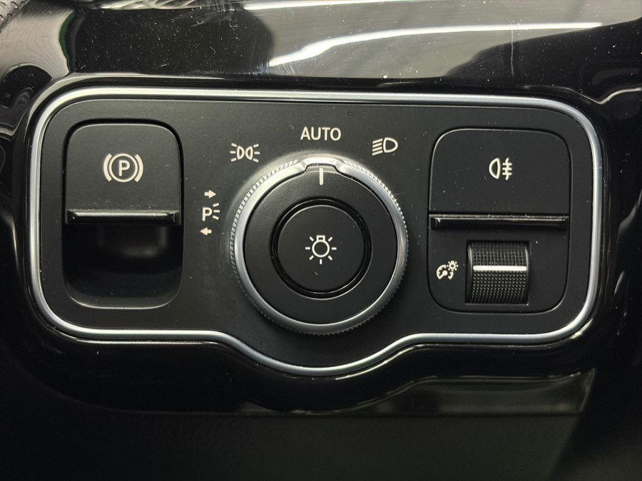 Used 2020 Mercedes-Benz A 220 4MATIC image 23