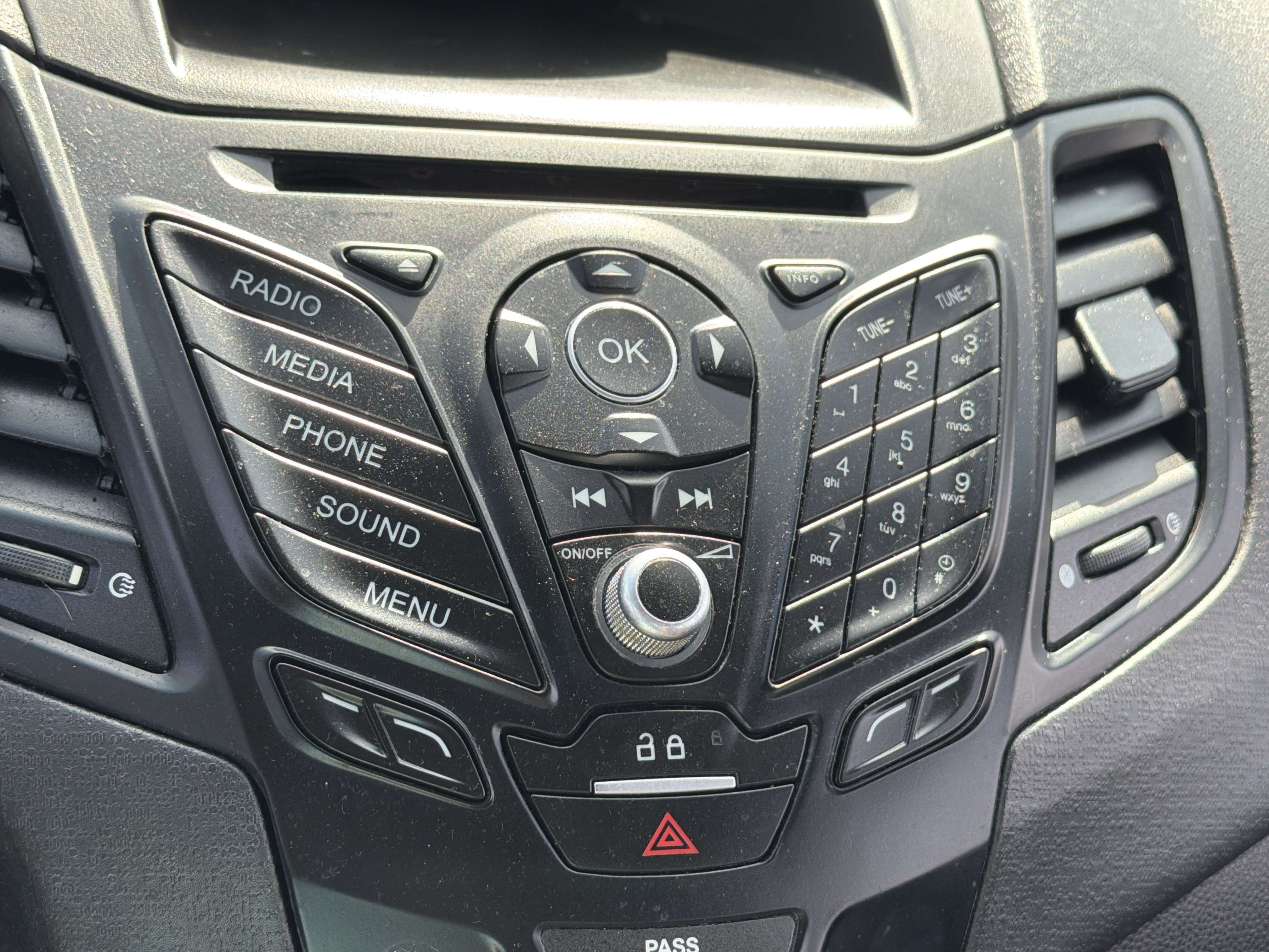 Used 2016 Ford Fiesta SE FWD image 19