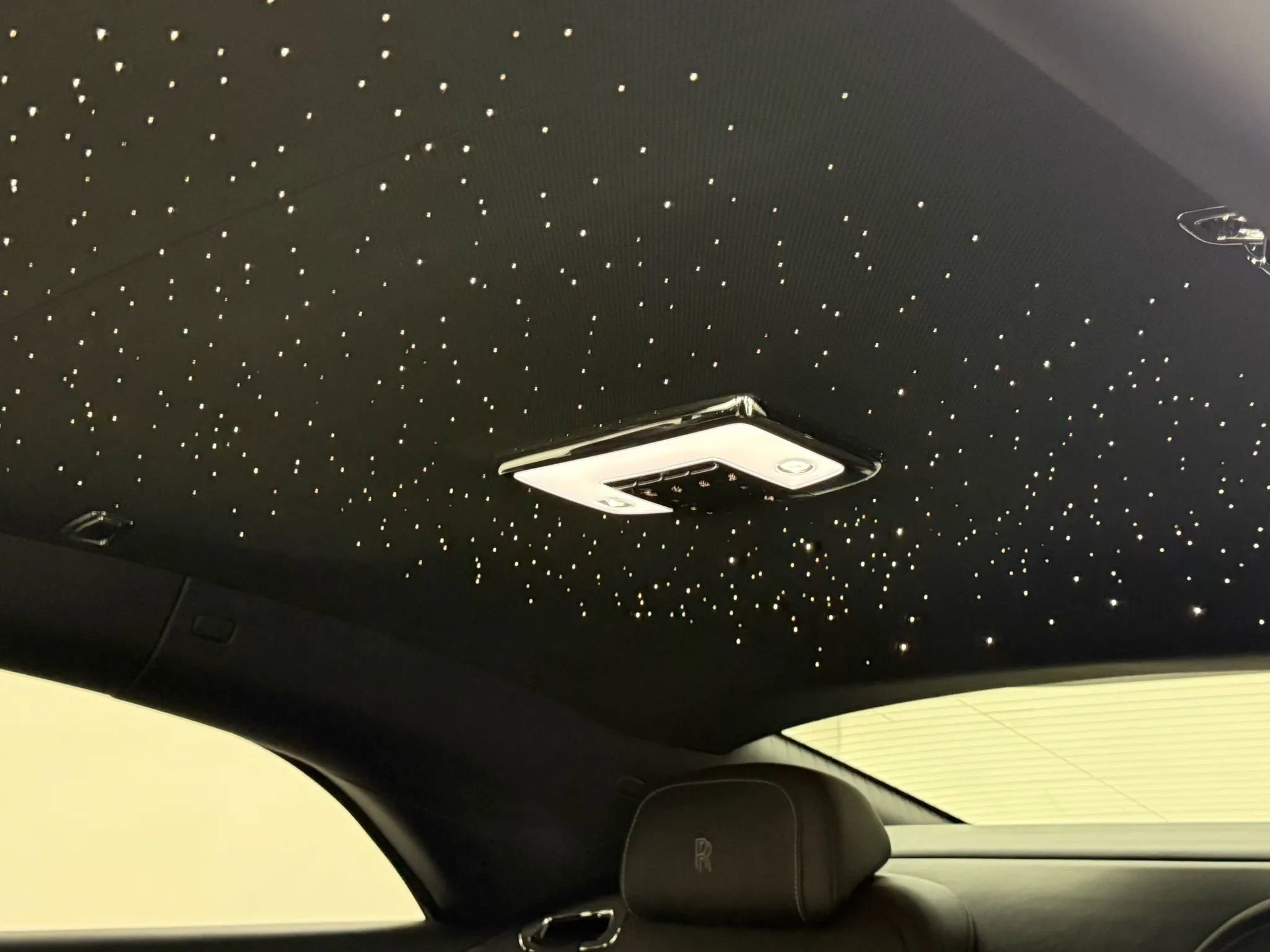 Used 2025 Rolls-Royce Spectre image 37