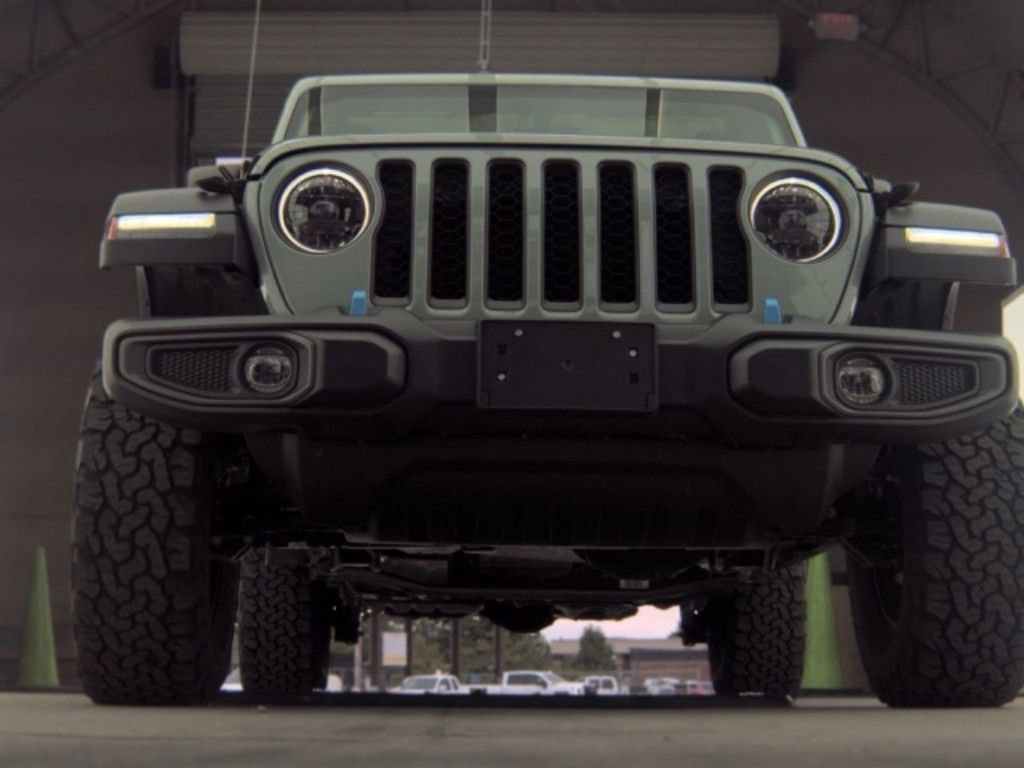 Used 2023 Jeep Wrangler Unlimited Rubicon 4xe AWD/4WD image 7