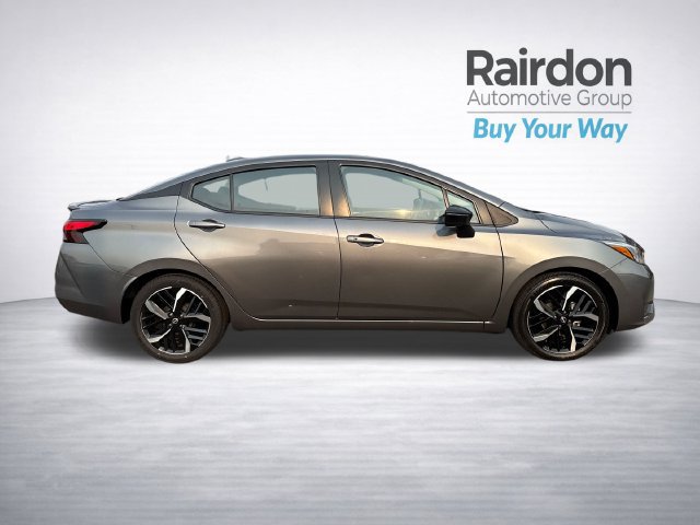 Used 2024 Nissan Versa SR FWD image 8