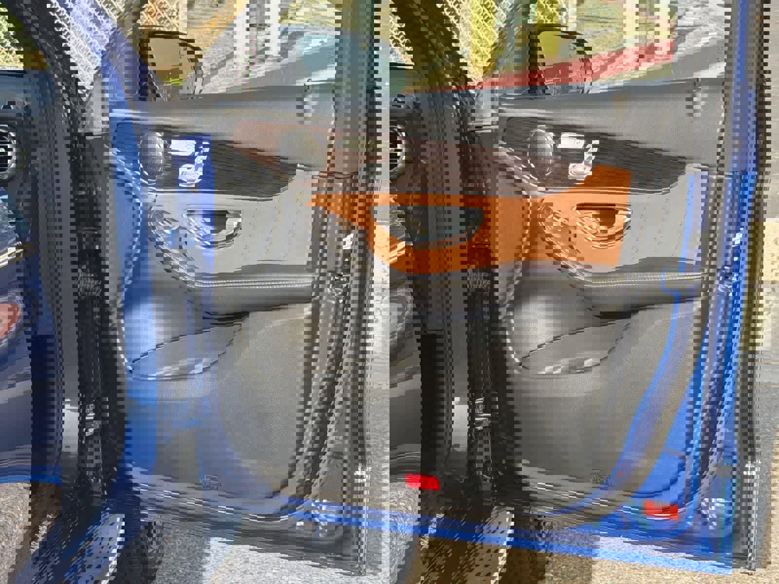 Used 2022 Mercedes-Benz GLC 300 image 30