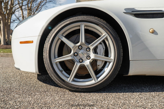 Used 2008 Aston Martin V8 Vantage Roadster 6-Speed image 40