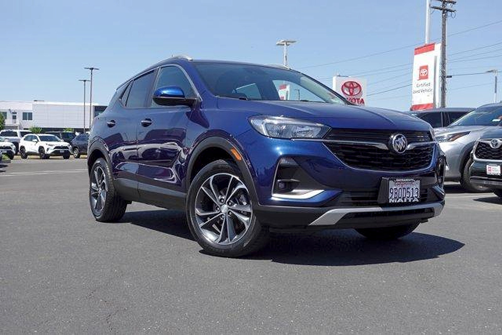 Used 2022 Buick Encore GX Select AWD/4WD image 1