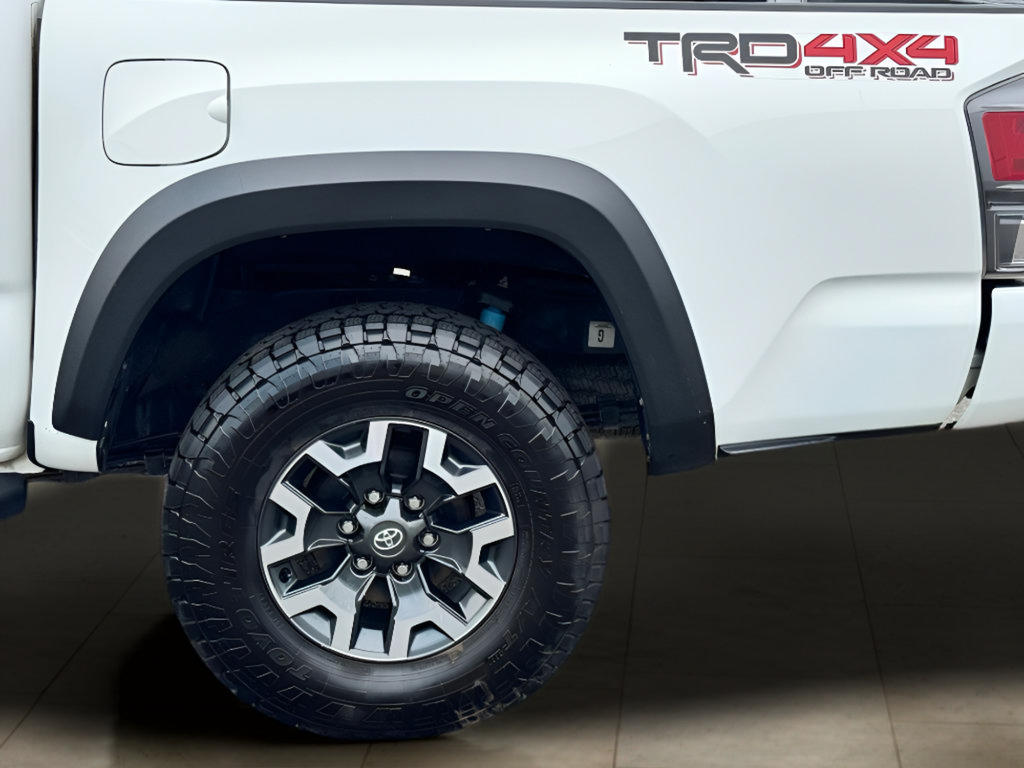 Used 2022 Toyota Tacoma TRD Off-Road w/ Technology Package AWD/4WD image 35