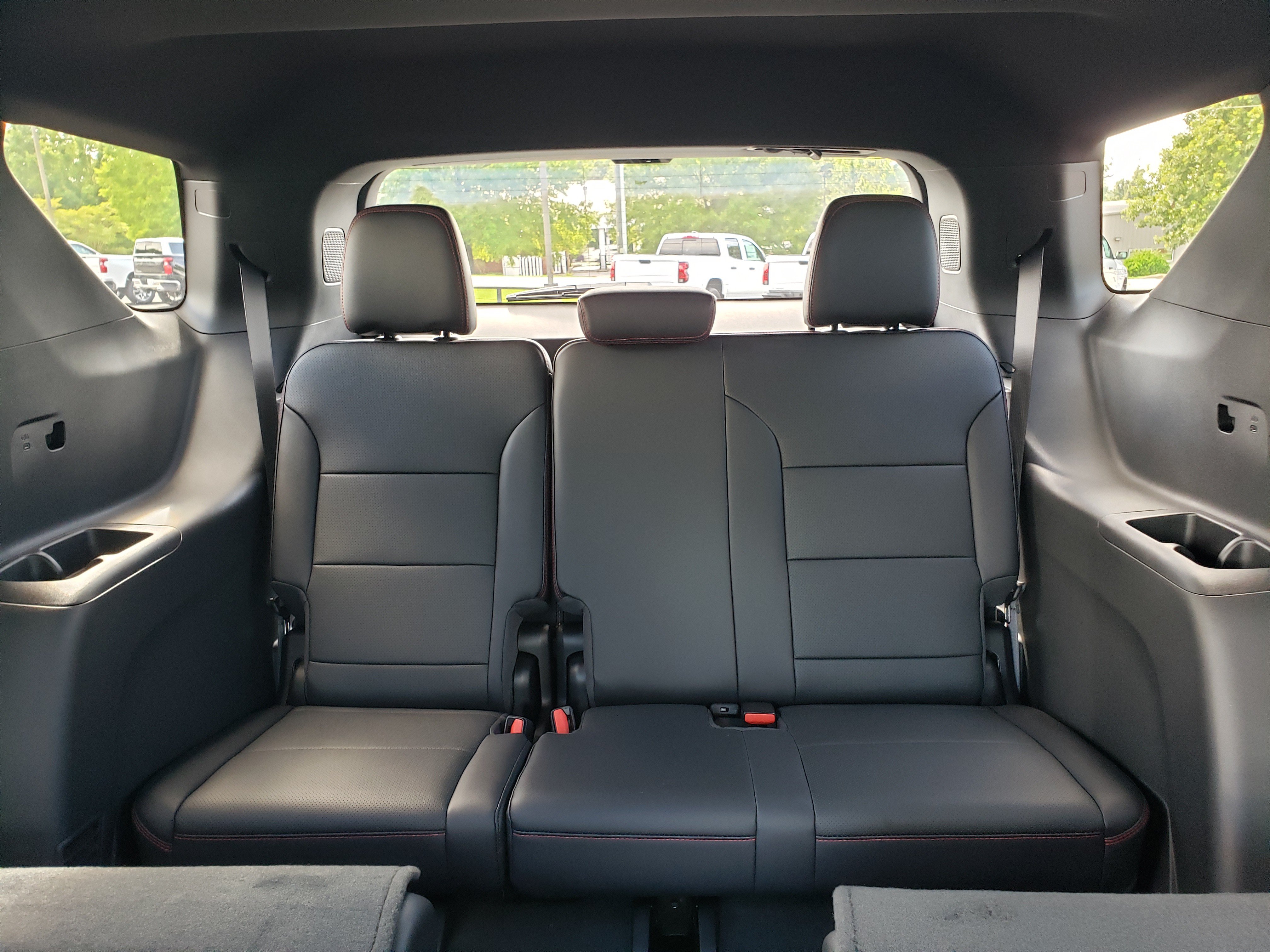 New 2026 Chevrolet Traverse RS w/ LPO, Floor Liner Package FWD image 26