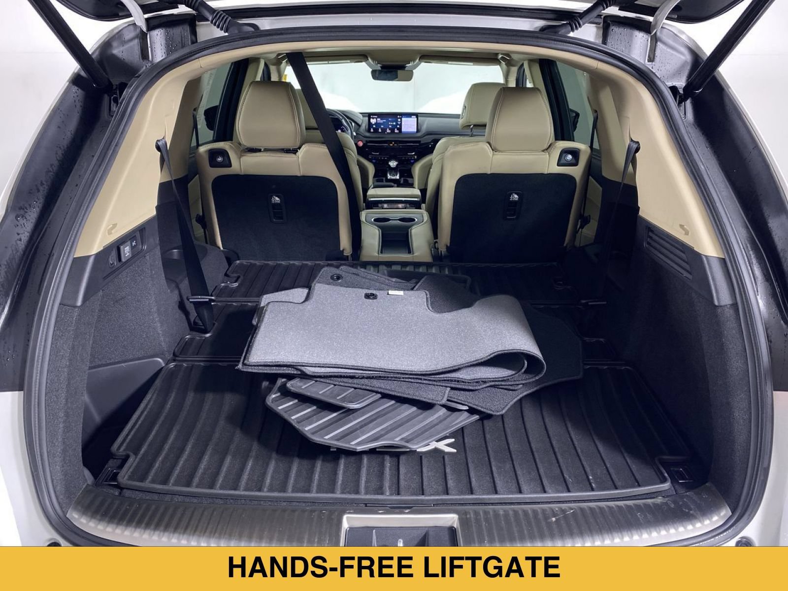 Used 2024 Acura MDX w/ Advance Package AWD/4WD image 16
