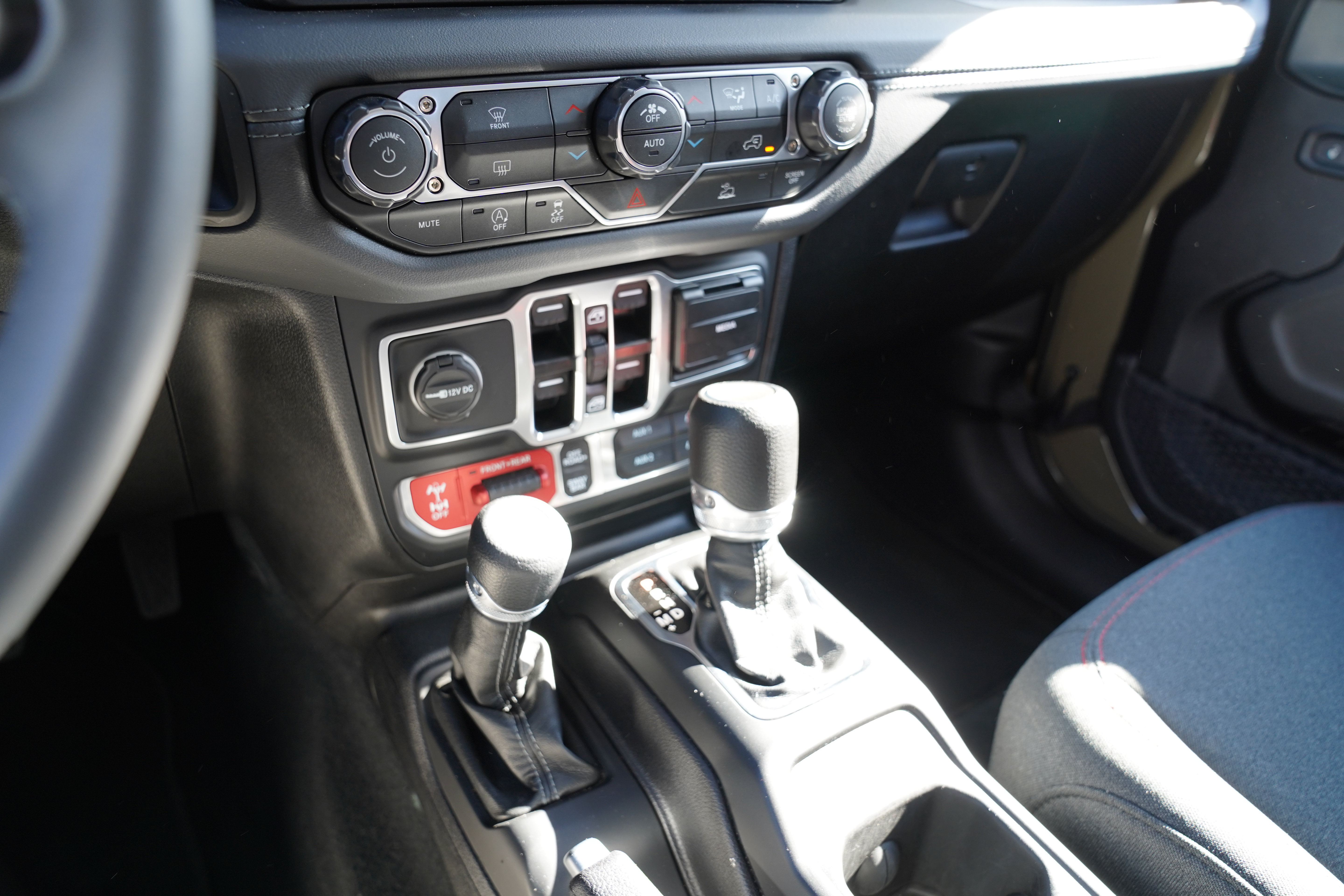 Used 2026 Jeep Gladiator Rubicon AWD/4WD image 24