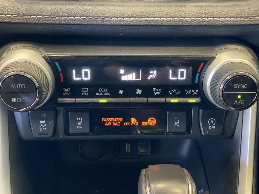 Used 2022 Toyota RAV4 XLE Premium AWD/4WD image 21