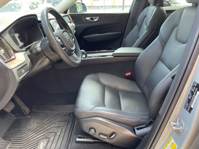 Used 2024 Volvo XC60 B5 Plus AWD/4WD image 13