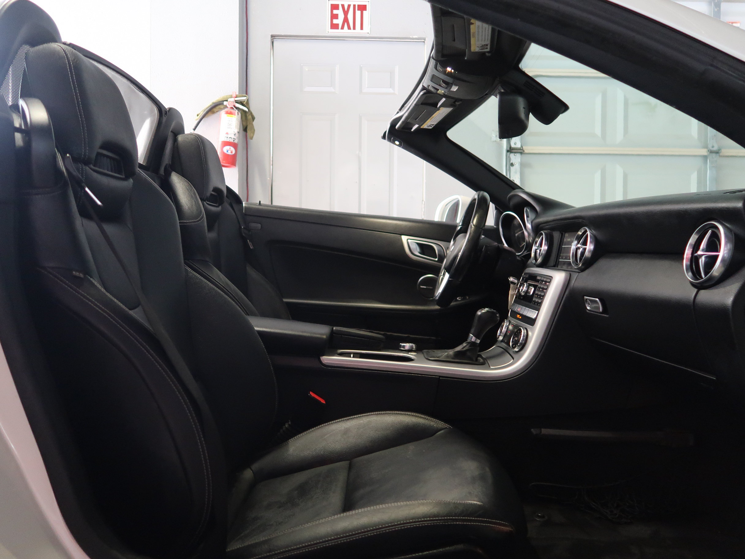 Used 2012 Mercedes-Benz SLK 350 image 27