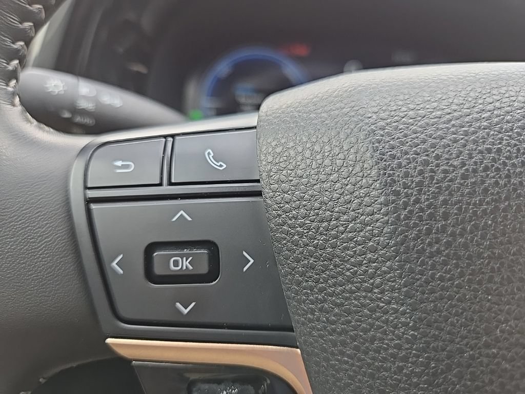 Used 2024 Toyota Crown AWD/4WD image 14