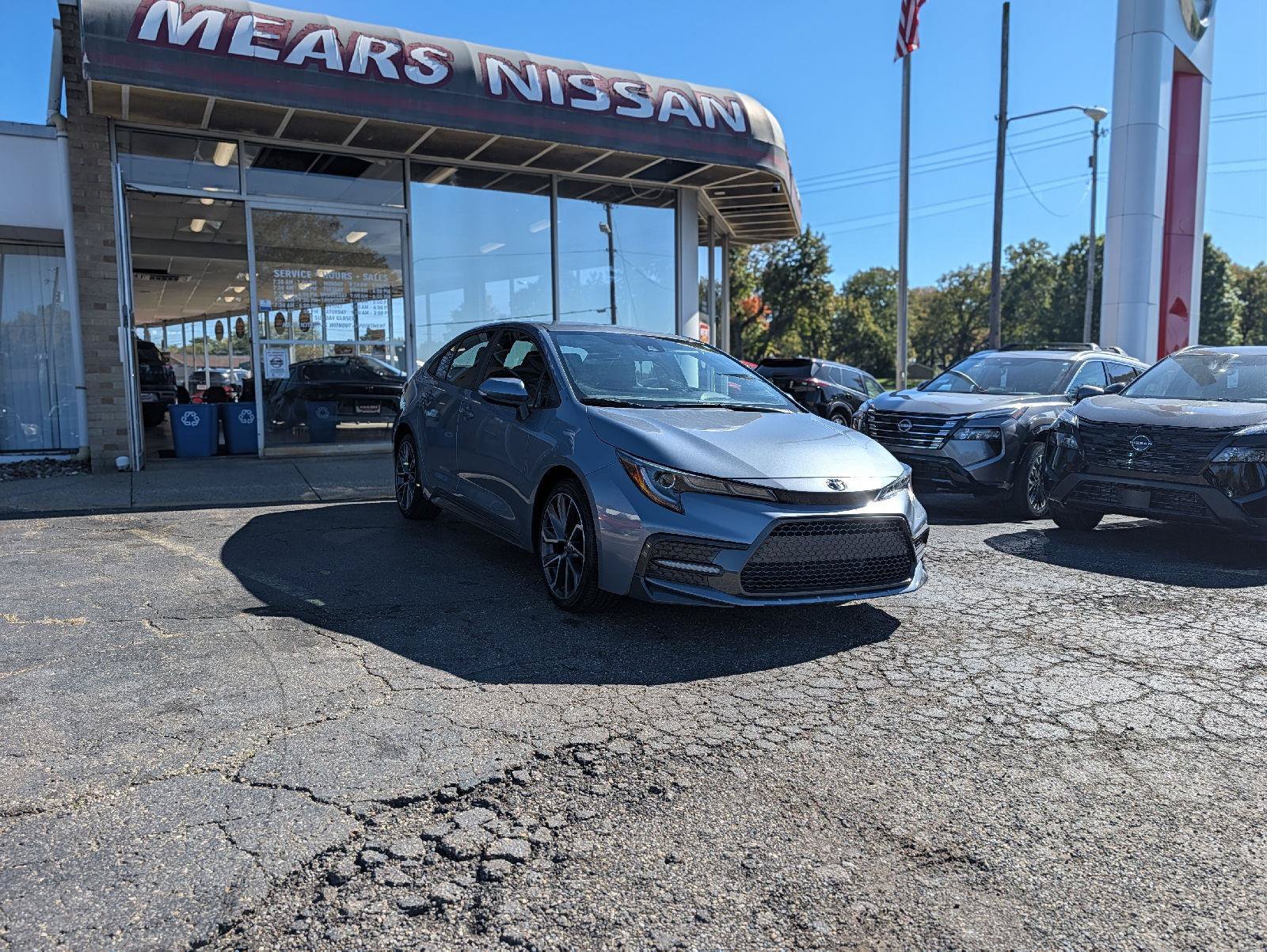Used 2022 Toyota Corolla SE w/ Carpet Mat Package (TMS) FWD image 13