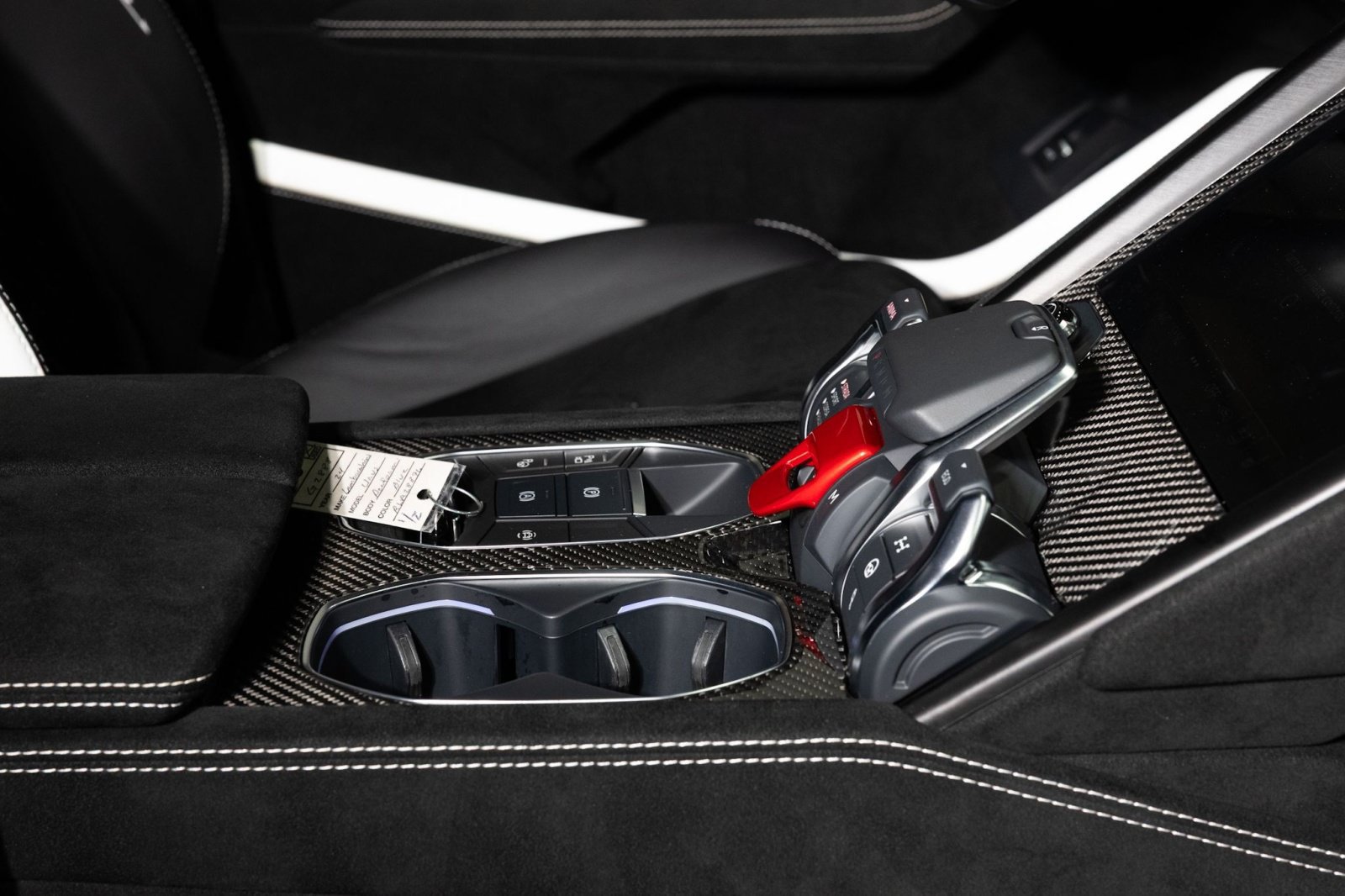 Used 2024 Lamborghini Urus Performante AWD/4WD image 35