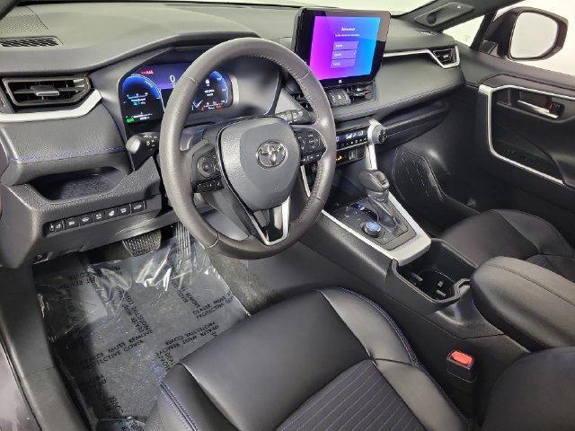 Used 2025 Toyota RAV4 XSE w/ Advanced Technology Package AWD/4WD image 18