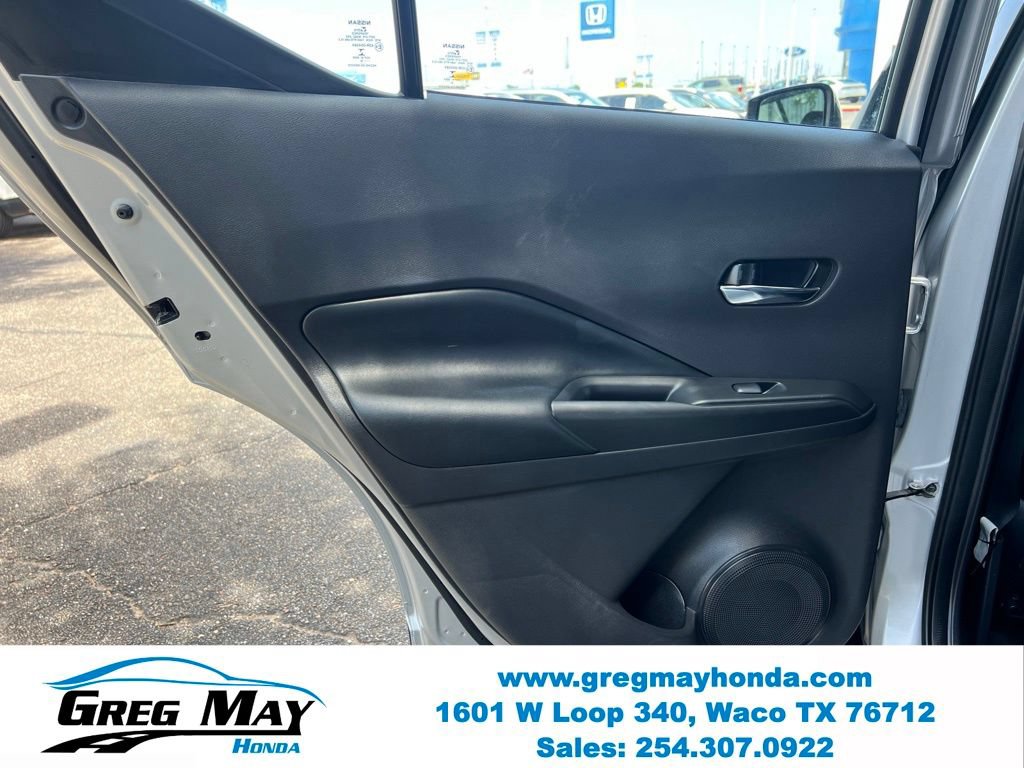 Used 2019 Nissan Kicks SR w/ SR Premium Package FWD image 18