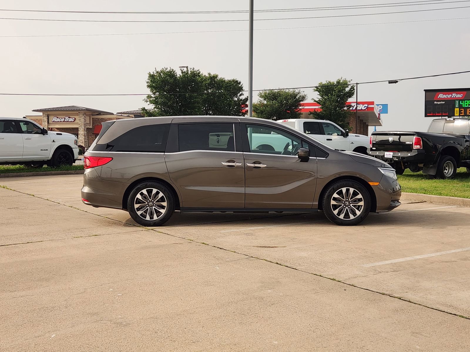 Used 2023 Honda Odyssey EX-L image 7