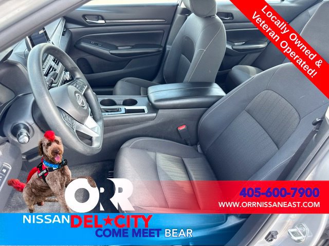 Used 2025 Nissan Altima 2.5 SV FWD image 14