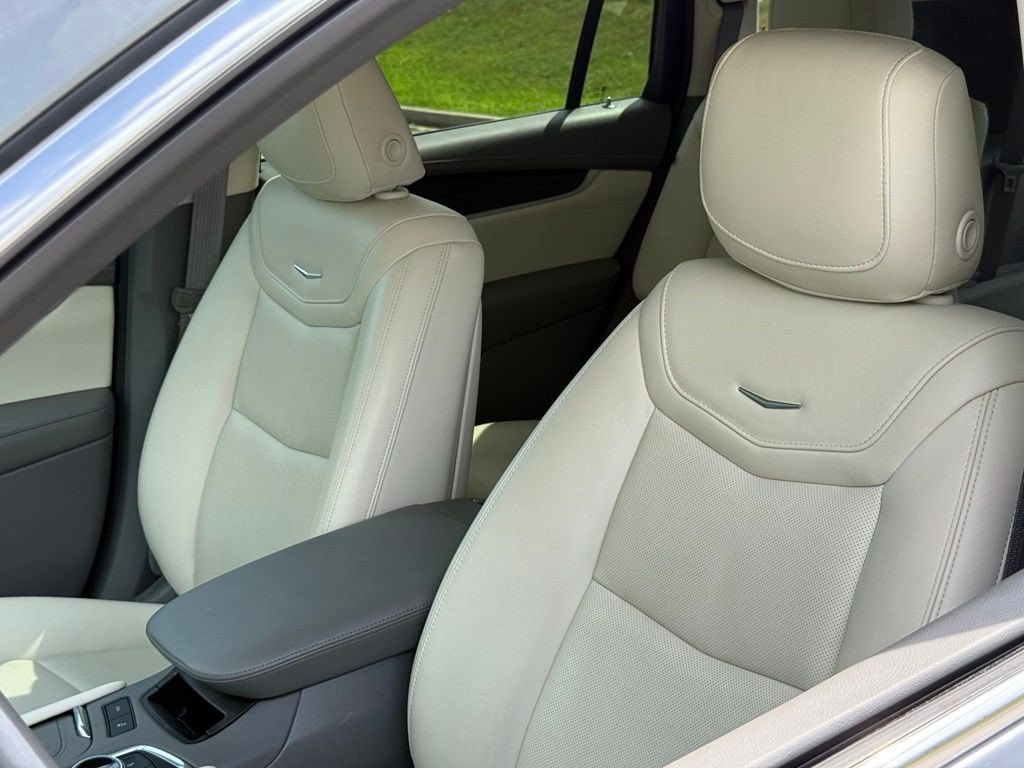Certified 2024 Cadillac XT6 Premium Luxury w/ Technology Package FWD image 18