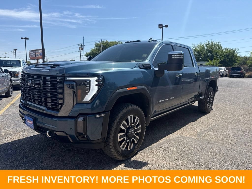 Used 2024 GMC Sierra 2500 Denali Ultimate w/ Max Trailering Package AWD/4WD image 3