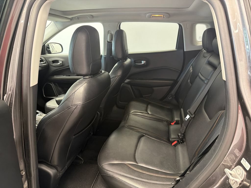 Used 2018 Jeep Compass Limited w/ Navigation Group AWD/4WD image 16