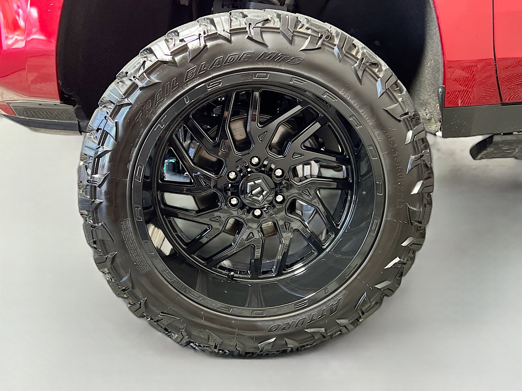 Used 2023 Chevrolet Tahoe Z71 w/ Luxury Package image 14