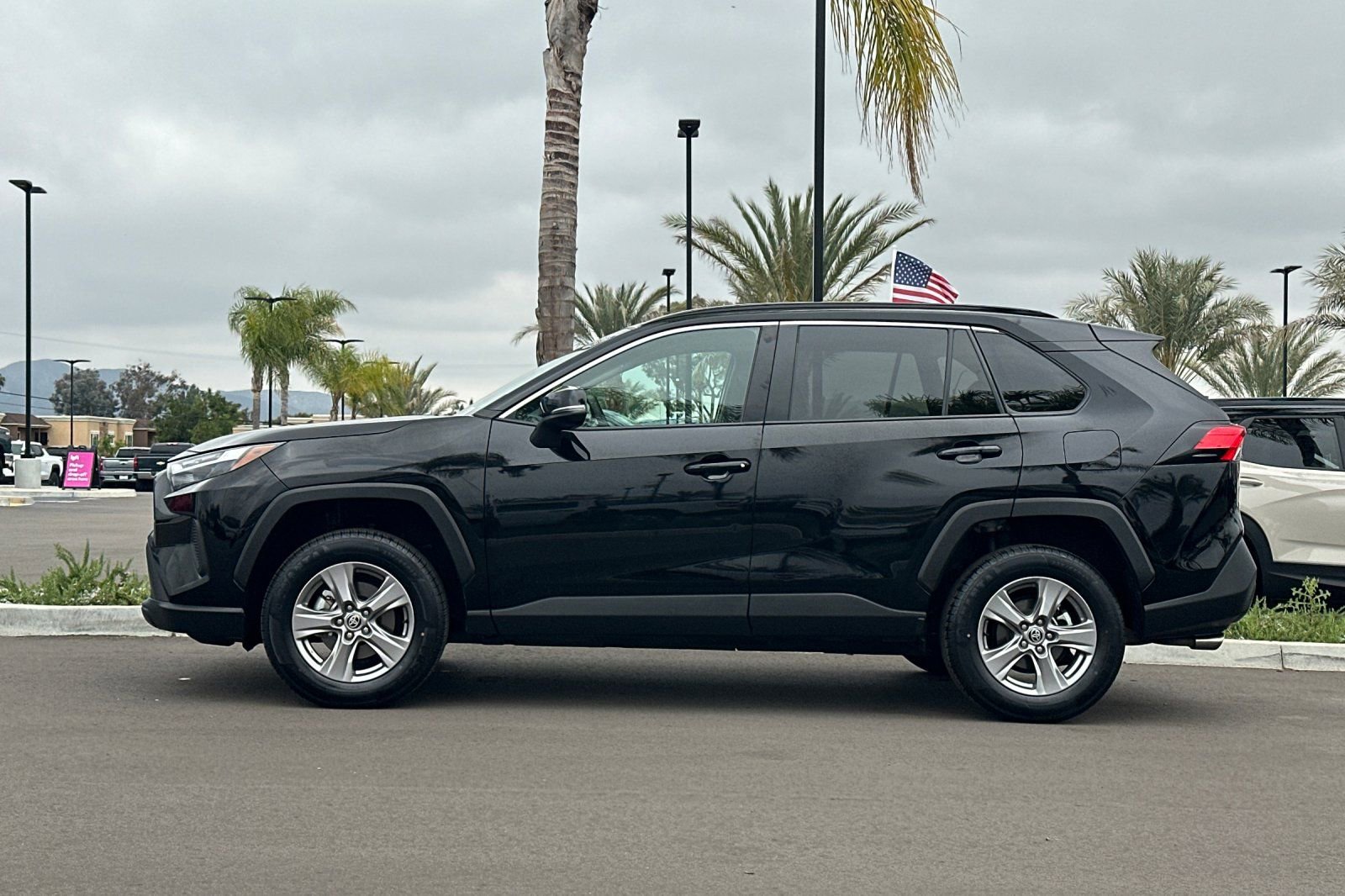 Used 2025 Toyota RAV4 XLE FWD image 7