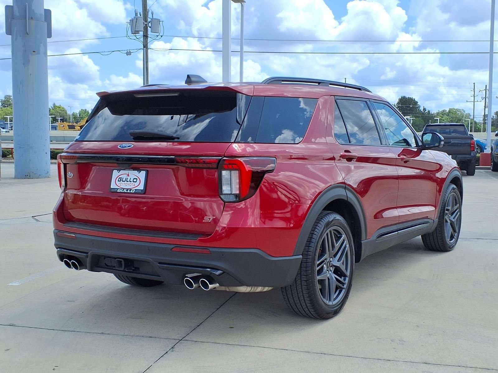 Used 2025 Ford Explorer ST AWD/4WD image 6