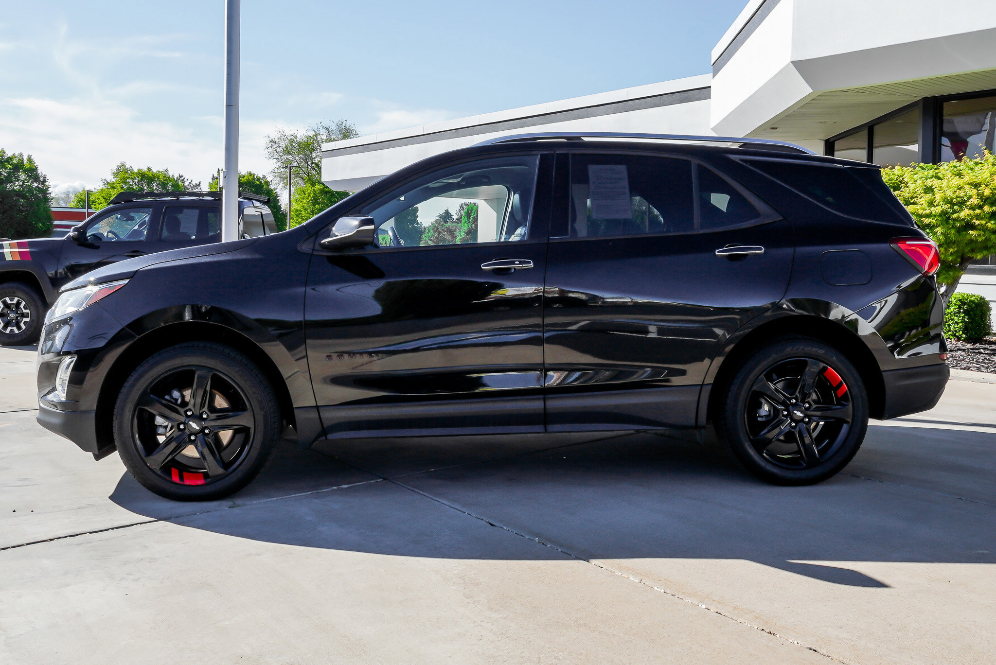 Used 2020 Chevrolet Equinox Premier w/ Premier Redline Edition image 5