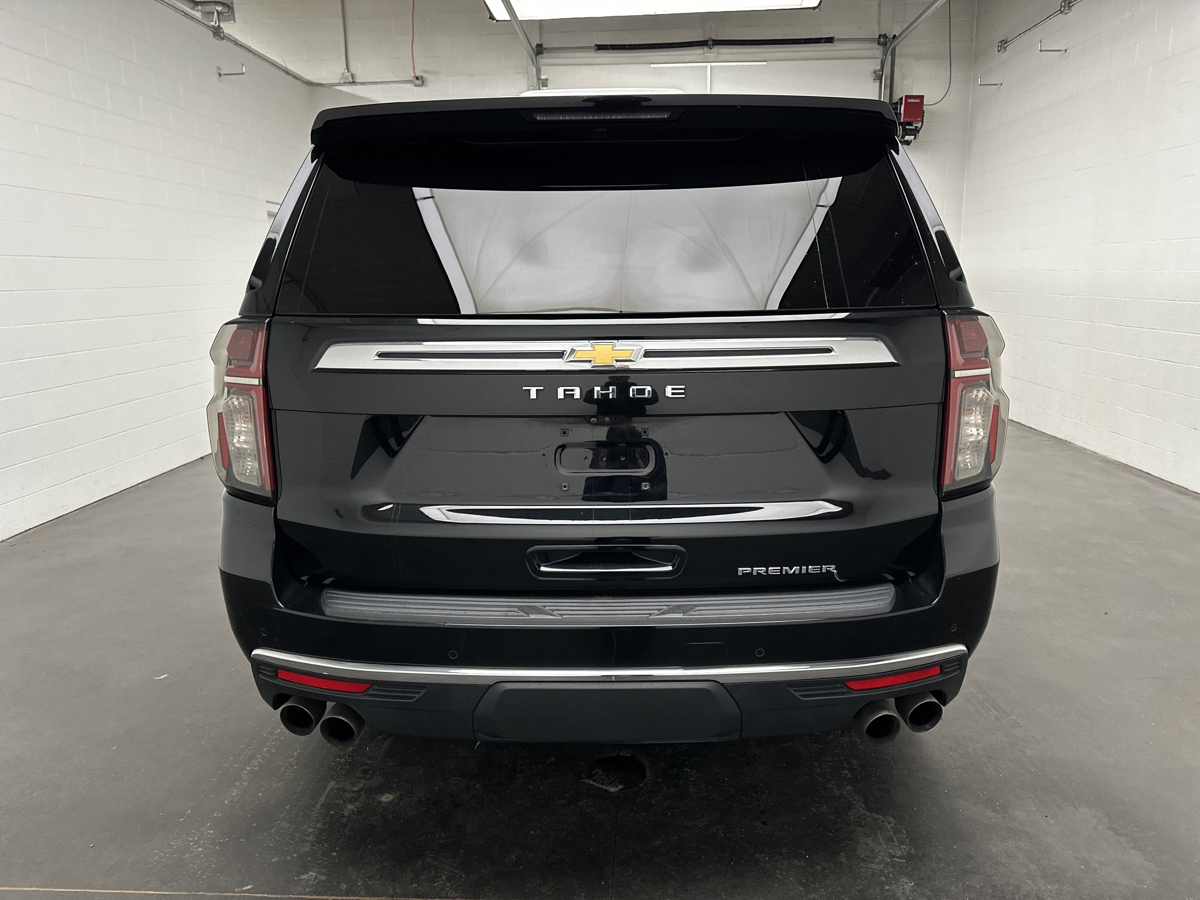Used 2021 Chevrolet Tahoe Premier w/ Premium Package image 9