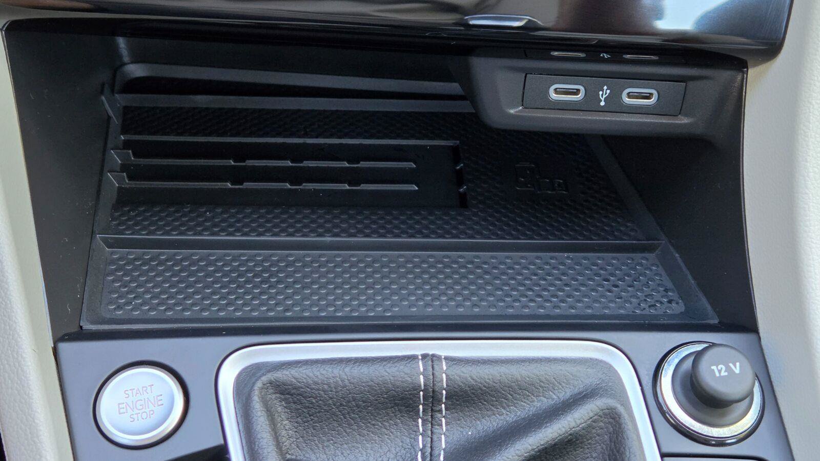 Certified 2025 Volkswagen Jetta SE w/ Sunroof Package FWD image 39