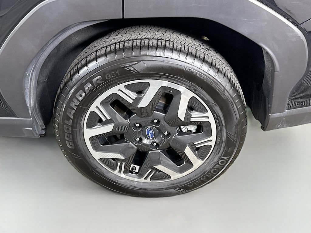 Certified 2025 Subaru Forester Premium AWD/4WD image 34