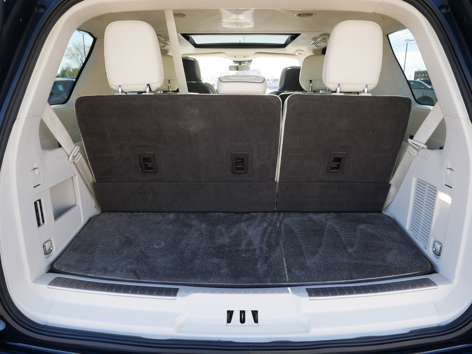 Used 2020 Lincoln Navigator Black Label w/ Cargo Convenience Package AWD/4WD image 14