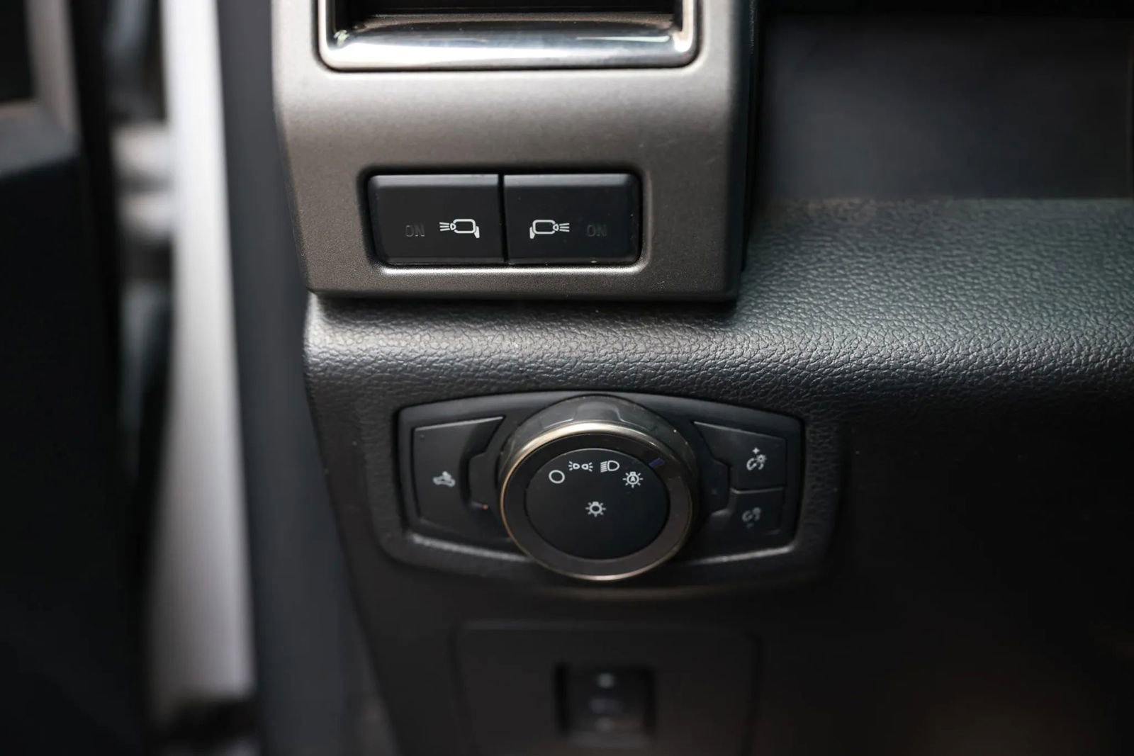 Used 2018 Ford F150 Raptor w/ Equipment Group 802A Luxury AWD/4WD image 47