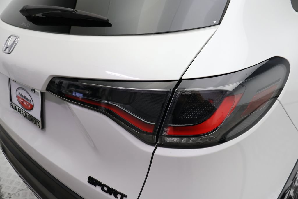 Used 2023 Honda HR-V Sport image 9