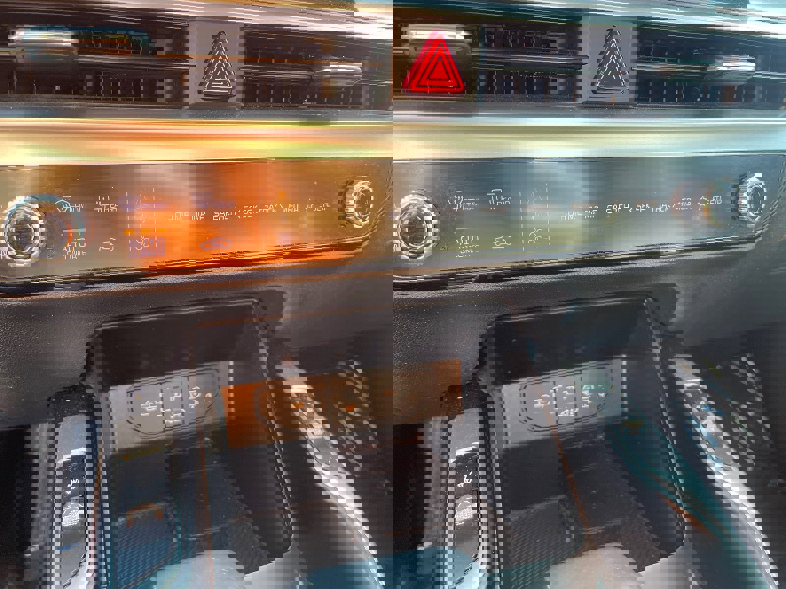 Used 2024 Kia Sorento S image 14