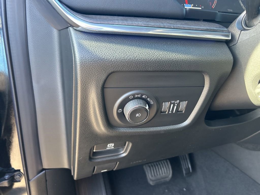 New 2025 Jeep Grand Cherokee Overland image 38