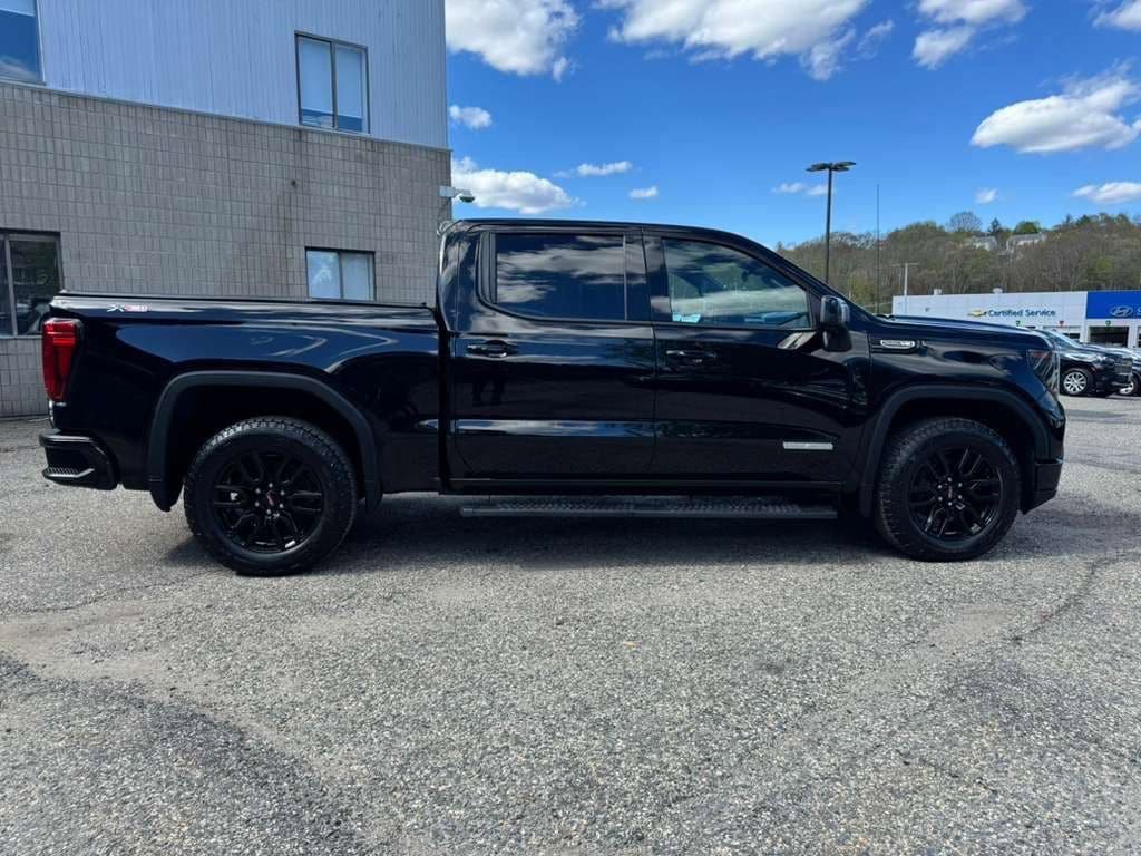 Used 2023 GMC Sierra 1500 Elevation w/ Elevation Premium Package AWD/4WD image 7