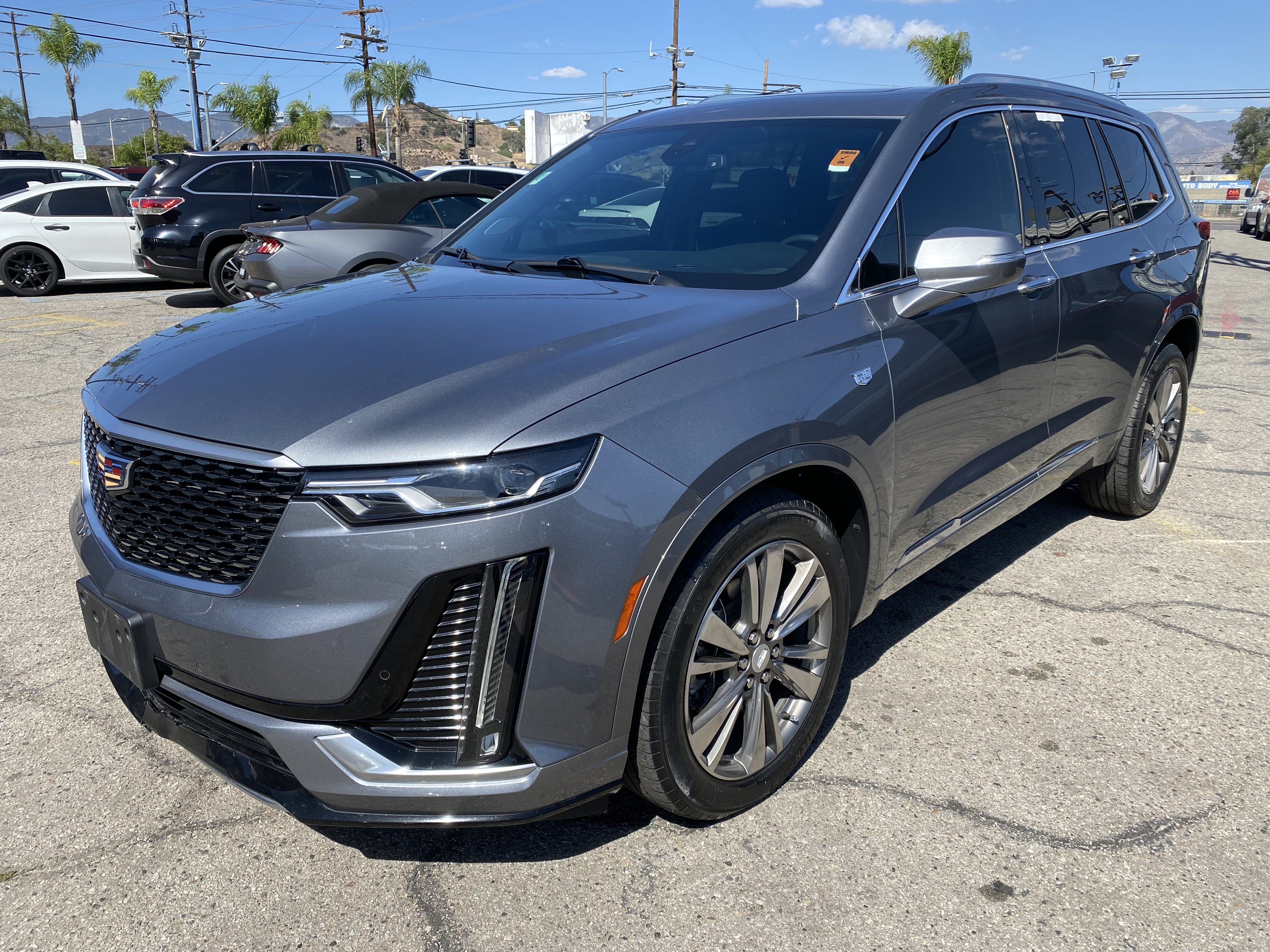 Used 2021 Cadillac XT6 Premium Luxury AWD/4WD image 2