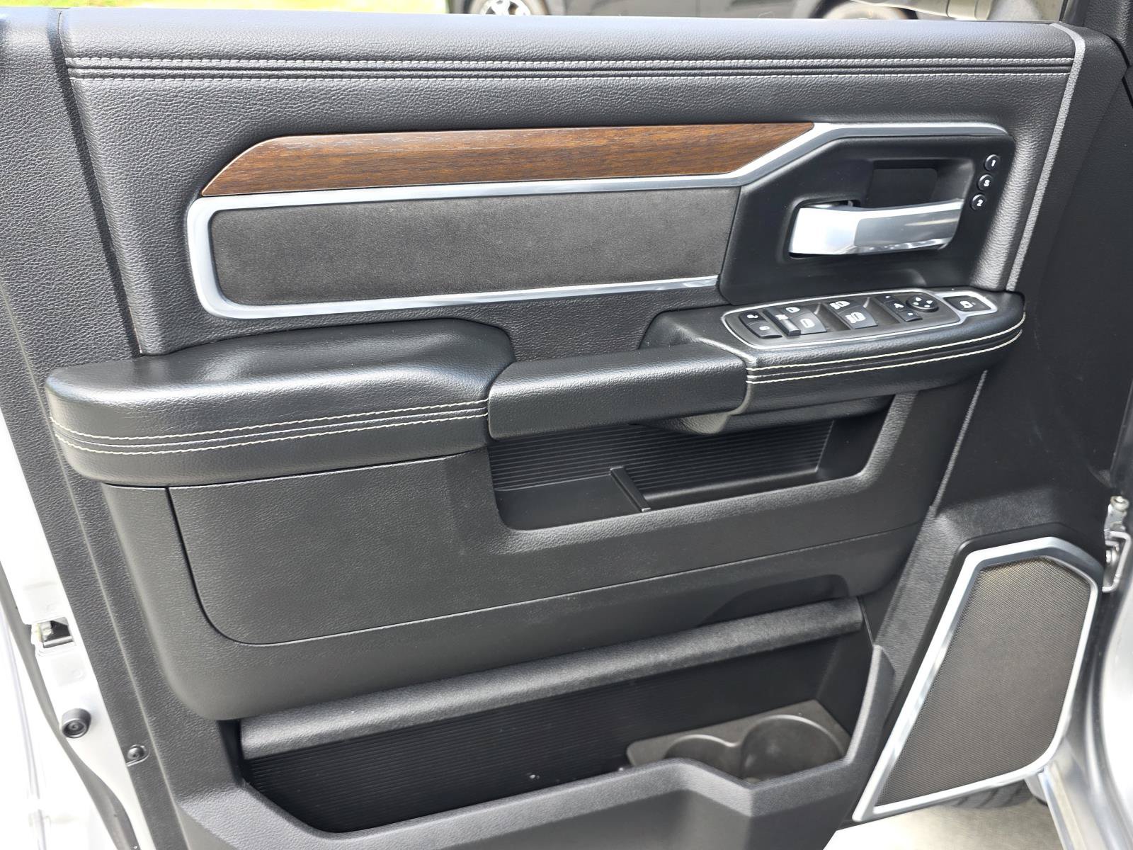 Used 2022 RAM 3500 Laramie AWD/4WD image 16