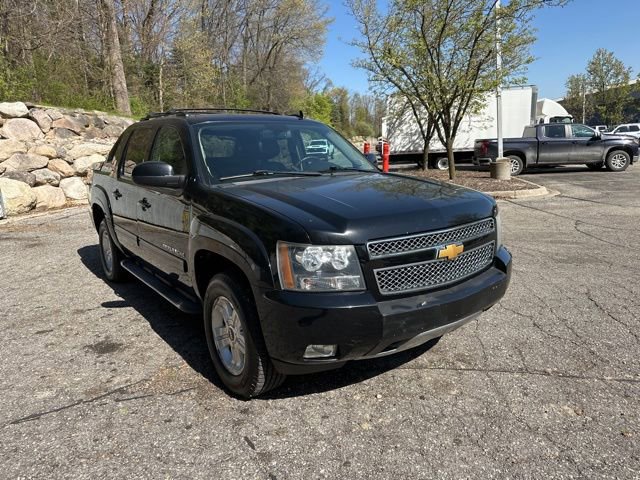 Used 2012 Chevrolet Avalanche LT w/ Suspension Package, Off-Road AWD/4WD image 7