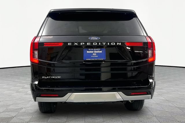 Used 2025 Ford Expedition Platinum w/ Driver's Package AWD/4WD image 4
